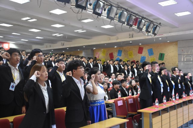 八年荣耀 辉煌共造――信息工程系第八届学生会成立大会