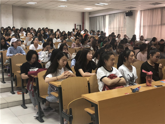 【辅导员说完满】合理的人生方向是成功的阶梯 找准方向积极行动——外国语言文学学院开展“大三我们不迷茫”辅导员说完满活动