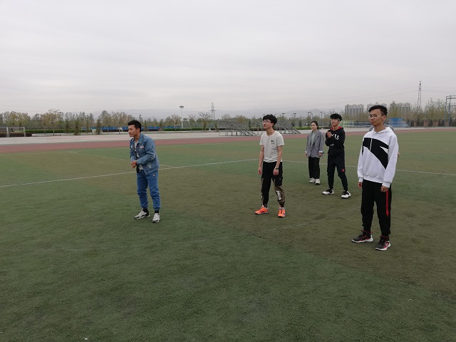 【完满班级】游戏碰撞 唤醒童心——数据1801班“经典重温 回味童年”举办沙包游戏活动