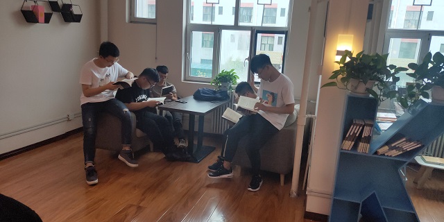 【完满班级】读百年经典 悟人生平凡——计科1803“构建书香校园 传颂经典华章”活动