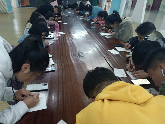 热血少年 奏响青春华丽乐章——经济与管理学院十一月完满班级纪实（三）