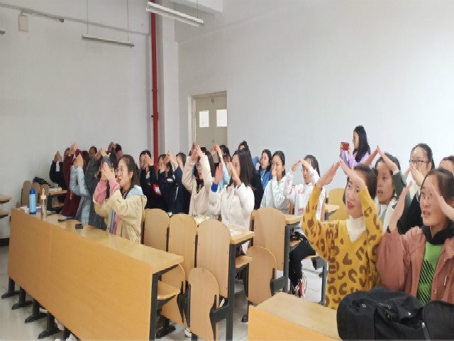 【完满班级】公益同行 为爱呼唤 ——外国语言文学系英语1905班、英语1906班、英语1907班10月完满班级活动