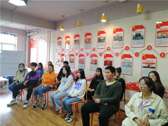 “铭记历史，吾辈自强”纪念中国人民抗日战争暨世界反法西斯战争胜利 75 周年主题师生座谈会顺利举办