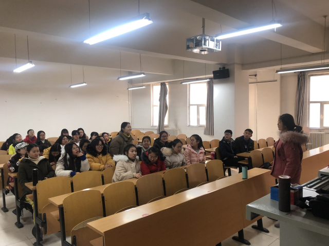 【完满班级】唱出青春 “艺”出风采——外国语言文学系英语1801班、1802班12月完满班级活动