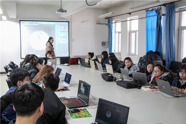 培育校媒精英 尽在传媒沙龙——第九期“创客视界·传媒沙龙”技术培训会成功举办
