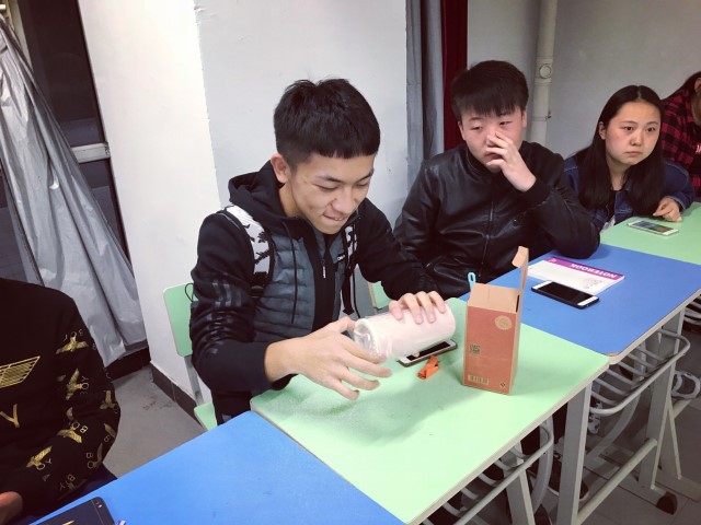 【完满班级】思维炸裂 脑洞大开 巧舌如簧——信工系软件1705班举办完满班级活动“谁是卧底？”
