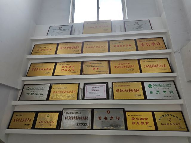 饼承百年韵 香传天下情——金笺淡墨专项志愿服务队