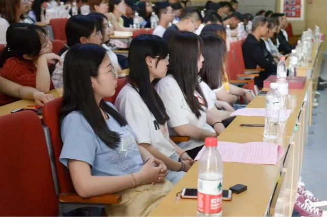 “青马工程”完满教育学生骨干培养计划第九期培训班第五期讲座顺利举行