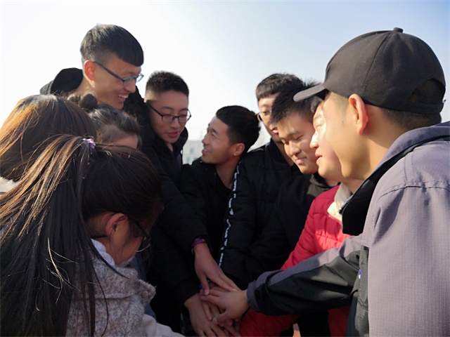 【完满班级】诗词歌赋 展示精彩——软件工程1804班“春作赋 记青春”完满班级活动