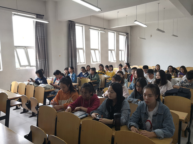 【完满班级】献绵薄之力 涌温暖之泉——淬炼商学院九月完满班级主题活动（十四）