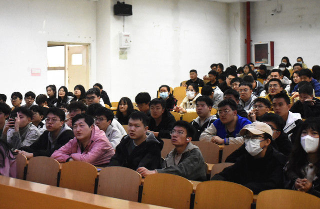 【辅导员说完满】从“吃瓜群众”到“树立正确恋爱观”——大数据学院、信息工程学院辅导员说完满活动