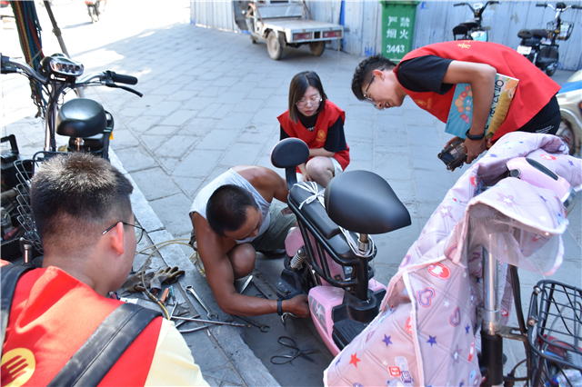 为垃圾分类助力 给绿色文明添彩——大数据学院、信息工程学院“情系三农”实践队