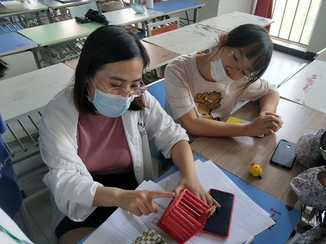 大开脑洞 文化创意产品大展示——艺术传媒学院产品1701班文创作品研讨会