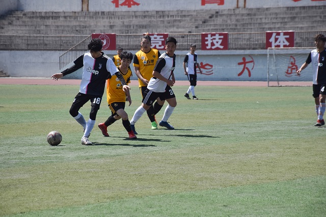 大数据学院、信息工程学院夺得“至强杯”足球联赛男女足甲组双冠