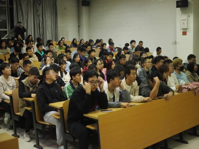 【辅导员说完满】 奋进青春 勇于追梦——大数据学院、信息工程学院2023级辅导员说完满活动