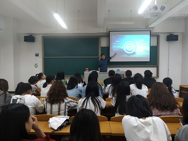【辅导员说完满】制定合适计划 有效解决问题——艺术传媒学院辅导员说完满之成为解决问题的高手