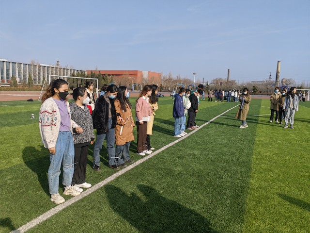 【完满团支部】雷锋精神永驻心 前“兔”似锦向未来——商务英语学院英语2208班完满团支部活动