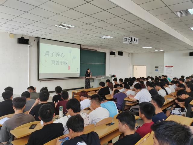 【辅导员说完满】诚以养德 信以修身——智能工程学院2022级辅导员说完满活动