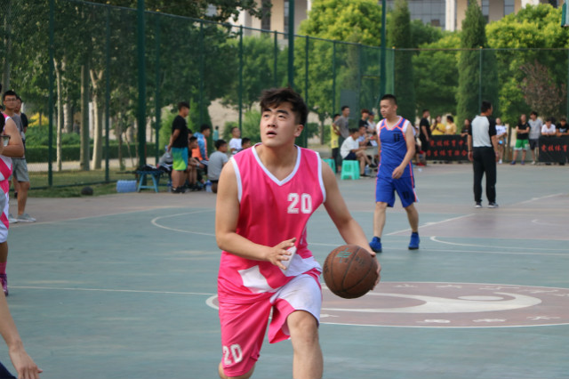 飞扬篮球 青春赛场——第十一届“至强杯”篮球联赛