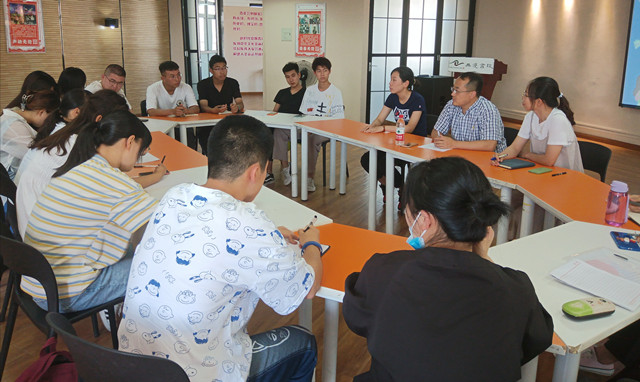 传承志愿文化 弘扬时代新风——“暑假社会实践活动中大学生的社会担当”主题座谈