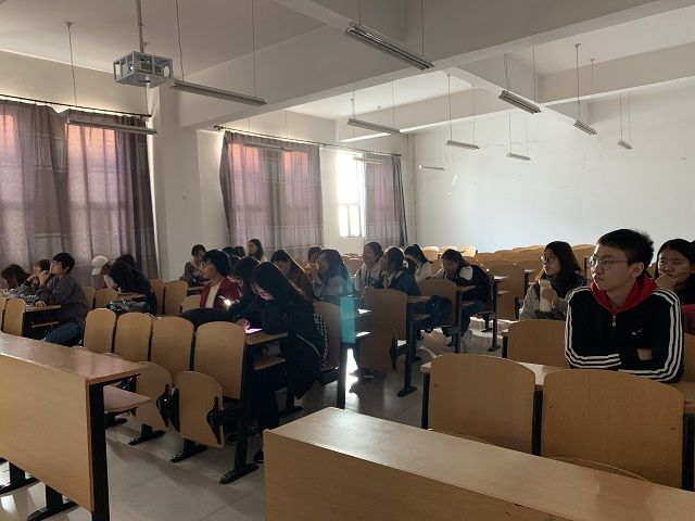 【完满班级】金秋华诞 回望历史 ——食品与环境学院食安1701完满班级活动