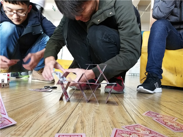 【完满班级】垒出团结和艺术——机电工程系机制1604班“你所创想不到的搭牌”完满班级活动