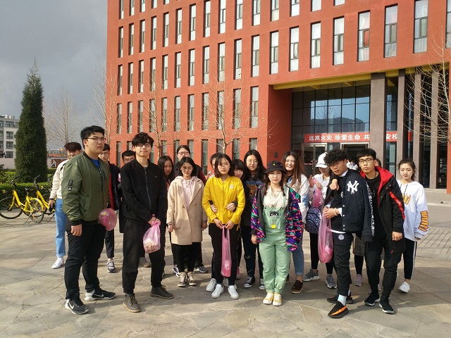 【完满班级】微不足道的力量 换绿色家园——服装1701、产品1701班举办完满班级活动