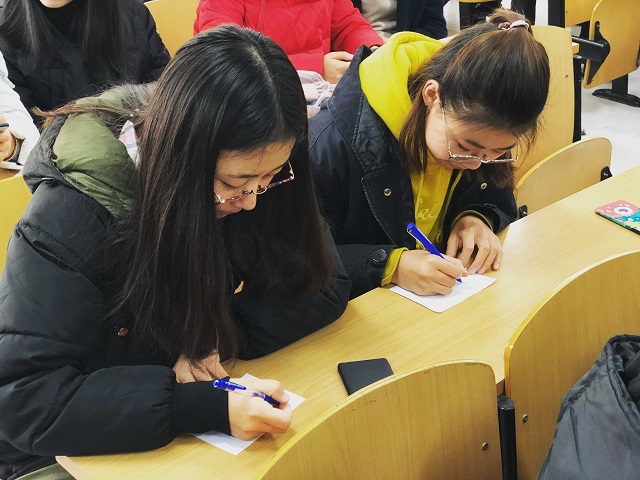 【完满班级】左手倒影右手年华 逝去也是新的开始——环科系城规1601 、动医1602班举办“致我们终将逝去的17年”班级分享展