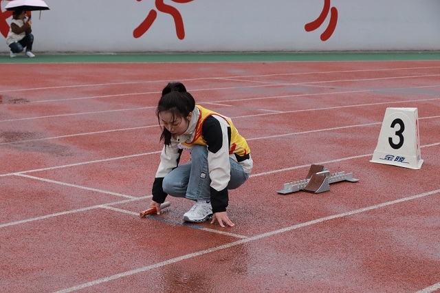 不同视角观校运 经管学子意气扬