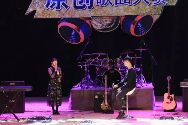 闪光的信院第244期:我们只想做信院最好“最原创”的音乐给你们