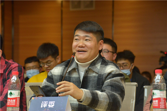 【青马工程】12名骨干班学员化身超级演说家 讲述不凡的2020——第十二期“青马工程”完满教育学生骨干培养计划知行班 系列活动“正能量青春”超级演说家大赛圆满结束