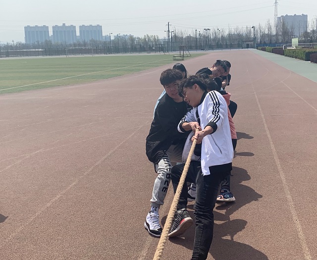 艺术传媒学院第五届全民运动季班级“拔河比赛”