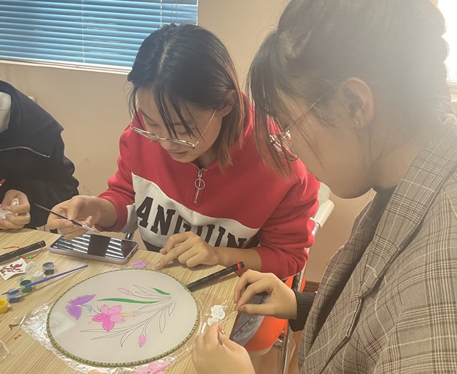 【完满班级】团扇融情 漫品雅趣——淬炼·国际商学院会计1905班完满班级活动