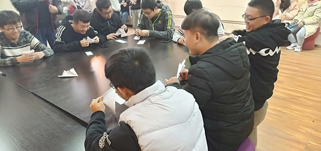 【完满班级】一场折纸戏 忆回少儿时——网工1801班“纸艺缩影人生”完满班级活动