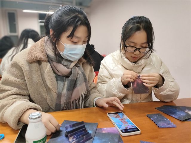 【完满班级】弘美德 剪风采——艺术传媒学院数字媒体艺术2101班完满班级活动