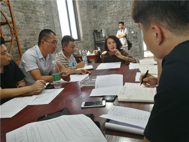 我校远景学院学生志愿者助力平遥国际摄影展前期筹备工作