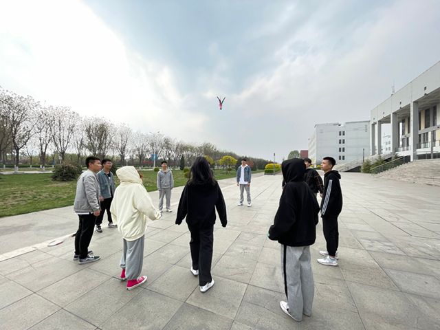 【完满班级】体育锻炼 展示风采——艺术传媒学院“加强体育运动 展示青春风采”视觉1904班毽球大赛