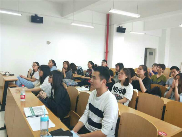 【完满班级】只用三行字表达 爱其实很简单——经贸1501班完满班级