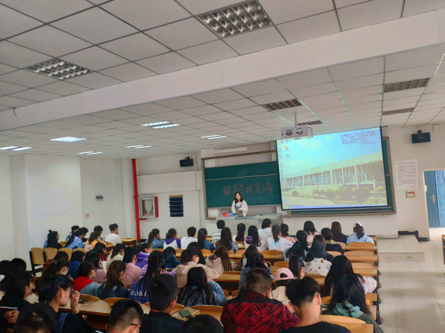 【辅导员说完满】奏响青春主旋律——淬炼商学院“辅导员说完满”专题活动（八）