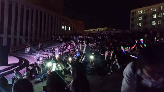 【缤纷百团】万有引力  大声说出我爱你—— “5·20 万有引力 live music”专场演唱会