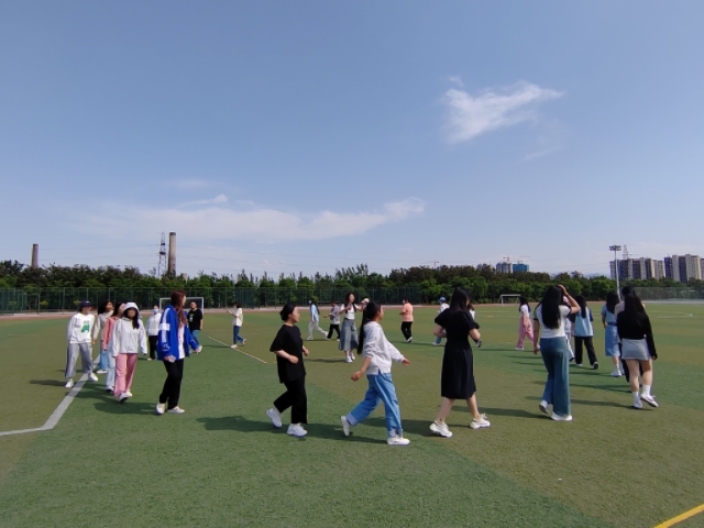 【完满团支部】激情相约 快乐无限——淬炼·国际商学院财务2203班完满团支部活动