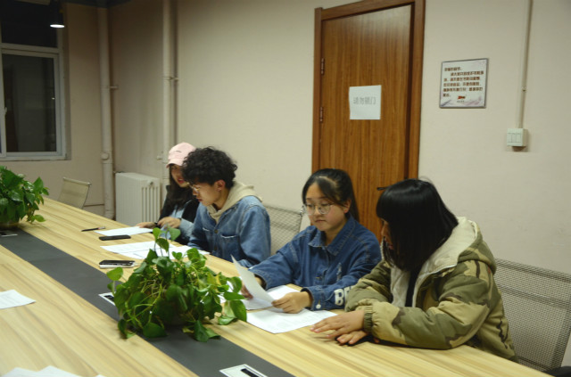 【戏剧节】乐在其中 排练也是一种享受——第七届“魅夜乌马河”校园戏剧节幕后排练