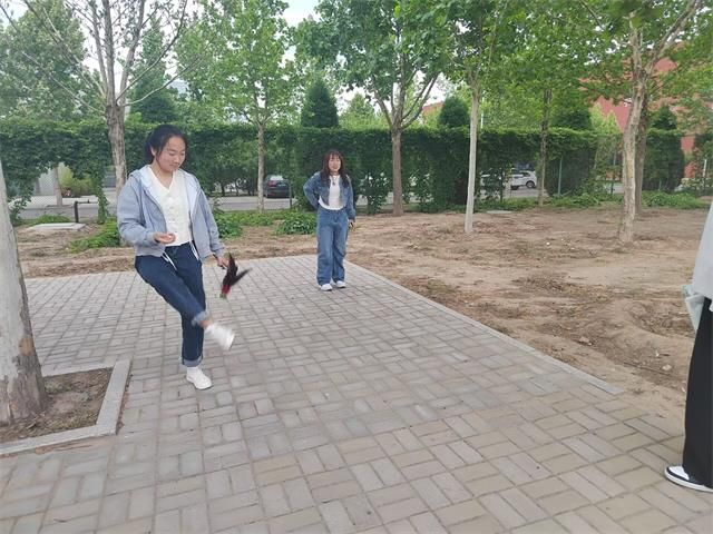 【完满团支部】毽步如飞 强身健体——食品与环境学院食安2101班完满团支部活动