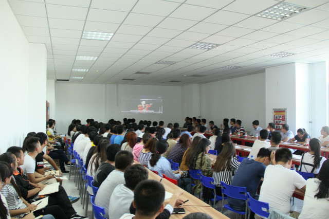 院团委·学生会召开新学期干部大会