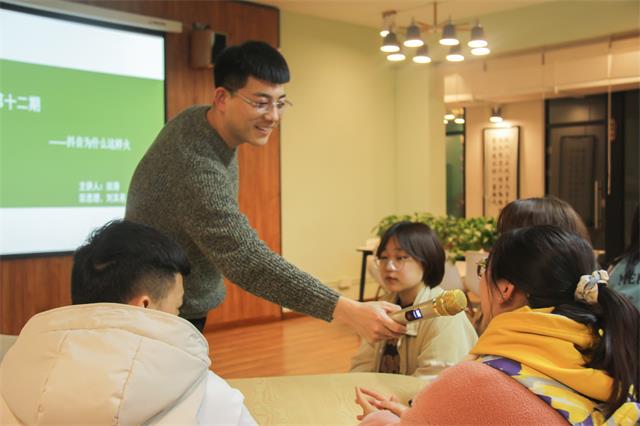 【1+1＞2】时代变局下 培育创新发展新思维——青藤书院举办“在校言商”青藤商道论坛第12期