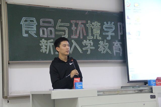 我校各院系相继举办2019级新生完满教育宣讲会