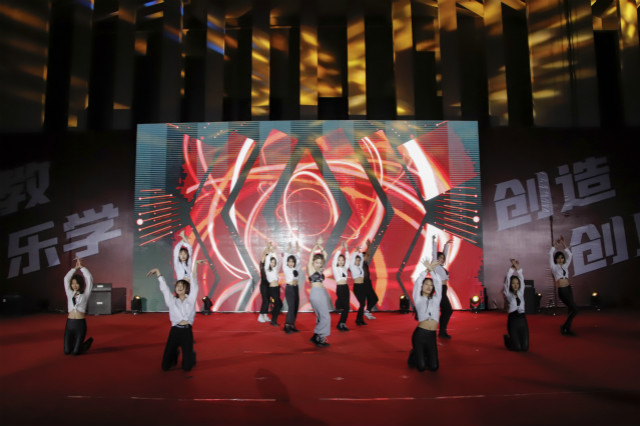 “新星之城——寻找夜空中最亮的你”主题晚会圆满落幕