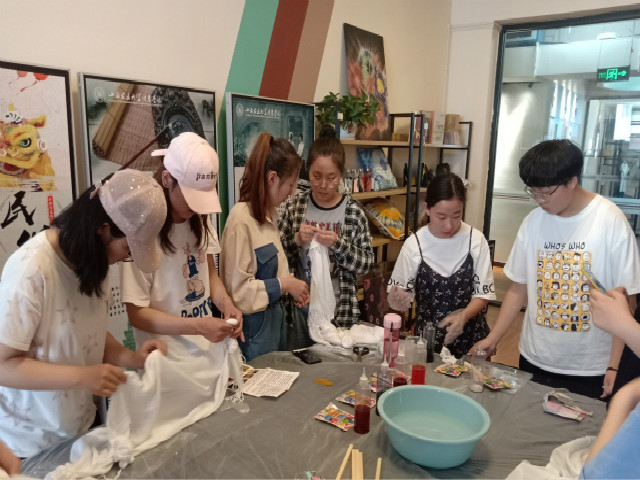 【1+1＞2】领略非遗文化 打造特色校园——用心感受指尖上的魅力之扎染体验第二期