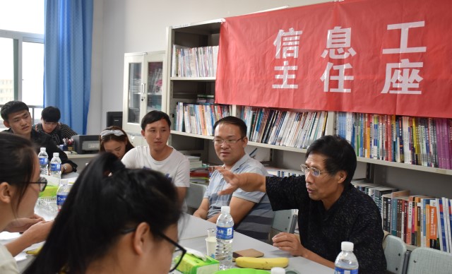 你的声音 主任倾听——信息工程系组织开展新学期系主任座谈会、共膳日交流活动