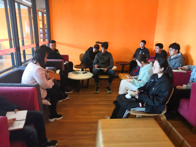 春夏秋冬 肩负为学生服务的责任——智能工程学院2018级机制、电子、通信专业班团例会